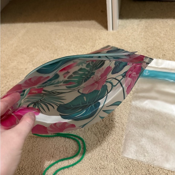 Waterproof Beach Pouches - Picture 11 of 13